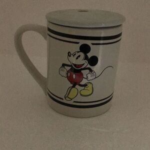 Vintage design, Mickey Mouse coffee mug with lid